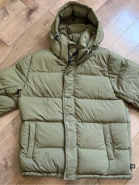Men's Aritzia Puffer Jacket - Olive